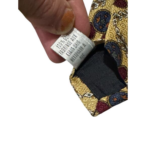 The Disney Store Yellow Mickey Mouse Pattern Vintage Silk Novelty Necktie - Picture 7 of 7